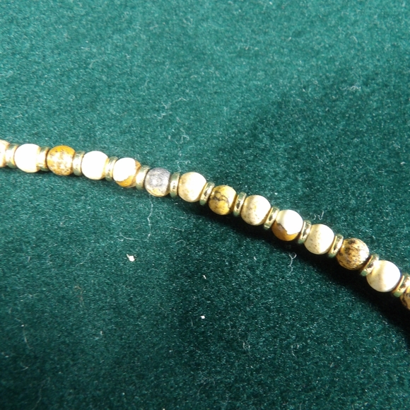 Broken China cream white Handcrafted Necklace - Picture 6 of 6